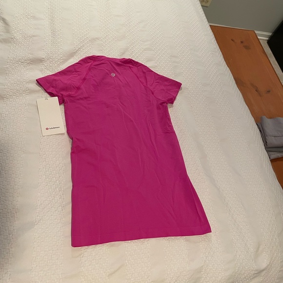 Swiftly Tech Short Sleeve 2.0 - Picture 5 of 5